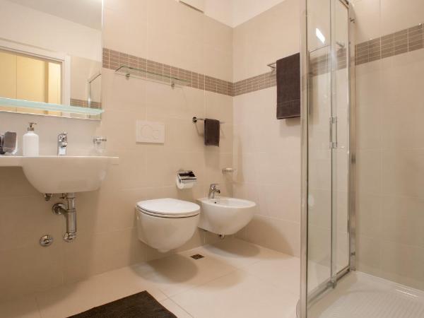 Residence Serenissima : photo 9 de la chambre appartement 2 chambres de luxe avec vue sur la mer (6 adultes)