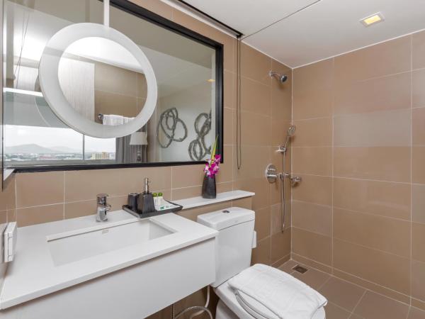 Pearl Hotel Phuket : photo 5 de la chambre suite junior