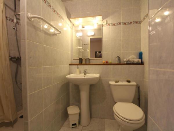 B&B - Chambres d'Hôtes Acoucoula : photo 4 de la chambre chambre triple