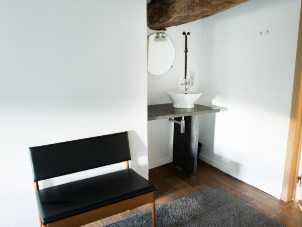 Maison Sainte-Marguerite : photo 6 de la chambre chambre double - vue sur jardin