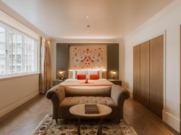 The LaLit London : photo 10 de la chambre hébergement salle de classe senior