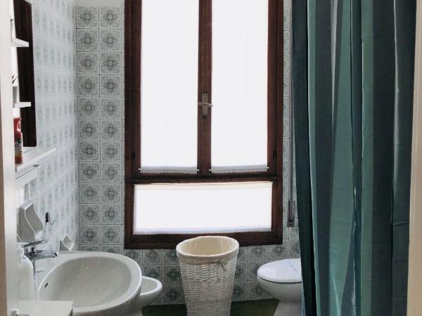 CITYHOUSE : photo 6 de la chambre chambre simple avec salle de bains commune
