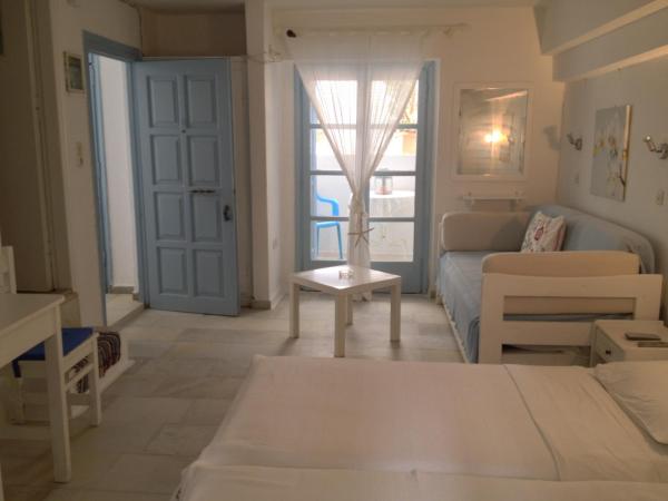 Sigma Studios on The Beach : photo 4 de la chambre special offer - semi basement studio (3 guests)