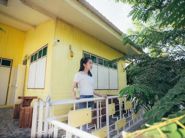 SuanTung Coffee & Guesthouse : photo 4 de la chambre chambre familiale supérieure