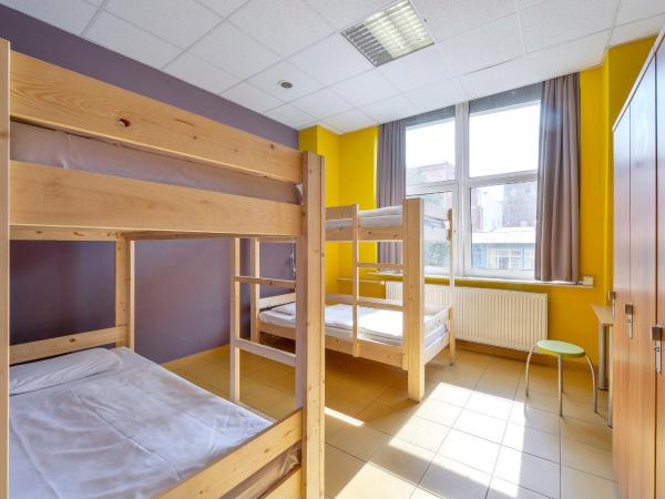 Plus Prague : photo 4 de la chambre lit superposé dans dortoir pour femmes