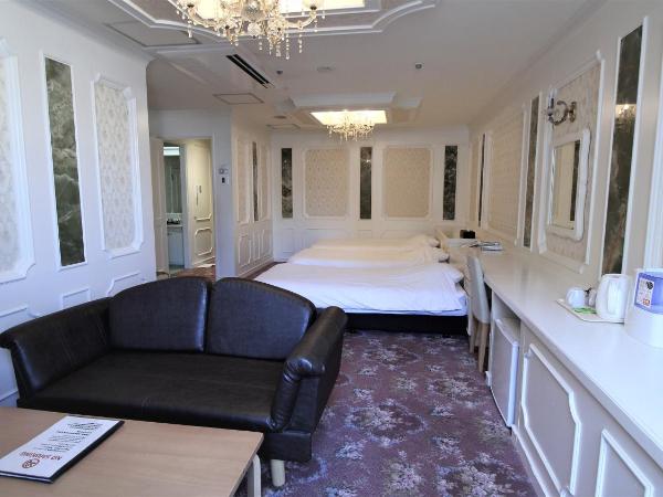 Royal Hotel Shinokubo : photo 2 de la chambre chambre triple avec lit d'appoint - non-fumeurs 