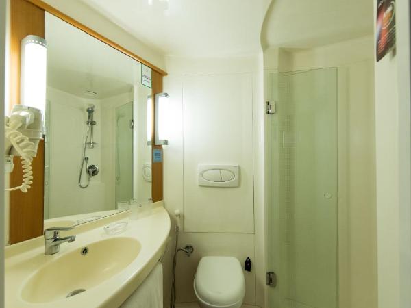 Ibis Chennai OMR - An Accor Brand : photo 6 de la chambre deluxe queen bed room - sweet bed by ibis