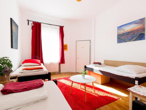 Das Nest Budapest : photo 2 de la chambre lit dans dortoir mixte de 4 lits