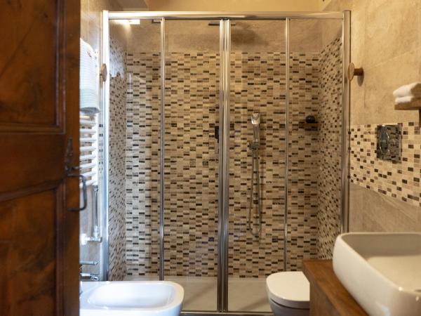 Domus Antica Aosta : photo 4 de la chambre chambre double supérieure avec balcon