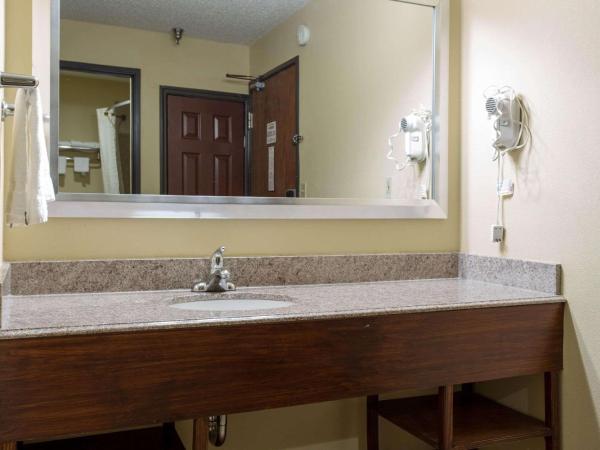 Comfort Inn Columbia-Bush River : photo 1 de la chambre chambre lit king-size - accessible aux personnes à mobilité réduite/non-fumeurs