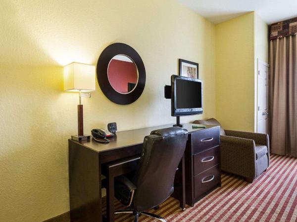 Days Inn & Suites by Wyndham Houston / West Energy Corridor : photo 4 de la chambre studio king suite - mobility access/non-smoking
