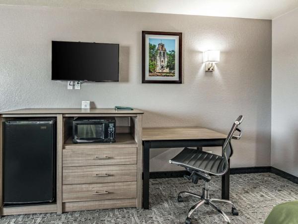 Quality Inn I-10 East near Frost Bank Center : photo 5 de la chambre chambre 2 lits queen-size - non-fumeurs