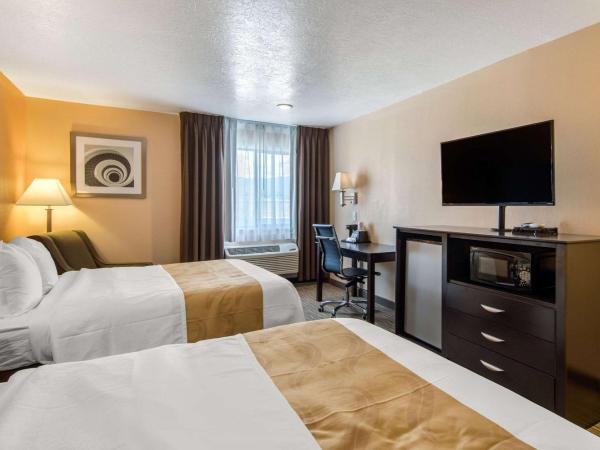 Quality Inn & Suites Albuquerque North near Balloon Fiesta Park : photo 2 de la chambre chambre 2 lits queen-size - non-fumeurs