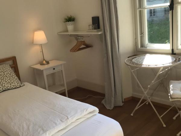 The Bed + Breakfast : photo 6 de la chambre chambre double avec salle de bains privative