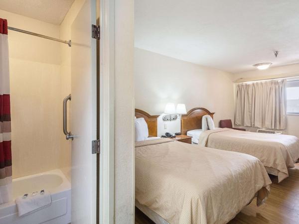 Rodeway Inn Tampa near Busch Gardens-USF : photo 2 de la chambre chambre double avec 2 lits doubles
