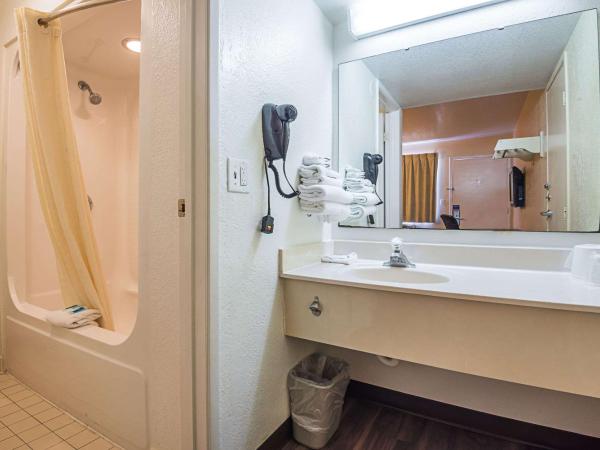 Rodeway Inn Kissimmee Maingate West - Free Theme Park Shuttle : photo 2 de la chambre chambre double standard - non-fumeurs