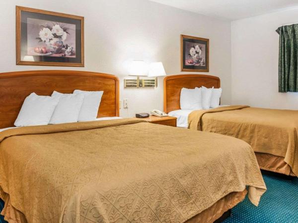 Quality Inn South : photo 3 de la chambre chambre avec 2 grands lits queen-size