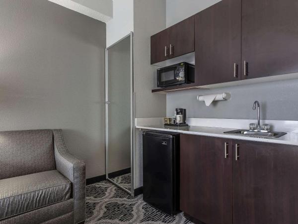 Quality Suites Pineville - Charlotte : photo 3 de la chambre suite lit king-size – non-fumeurs