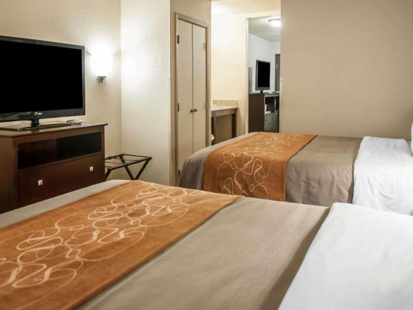 Comfort Suites North Albuquerque Balloon Fiesta Park : photo 3 de la chambre suite lit queen-size – non-fumeurs