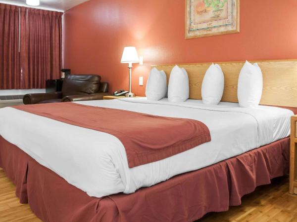 Econo Lodge Old Town : photo 1 de la chambre chambre lit king-size - non-fumeurs