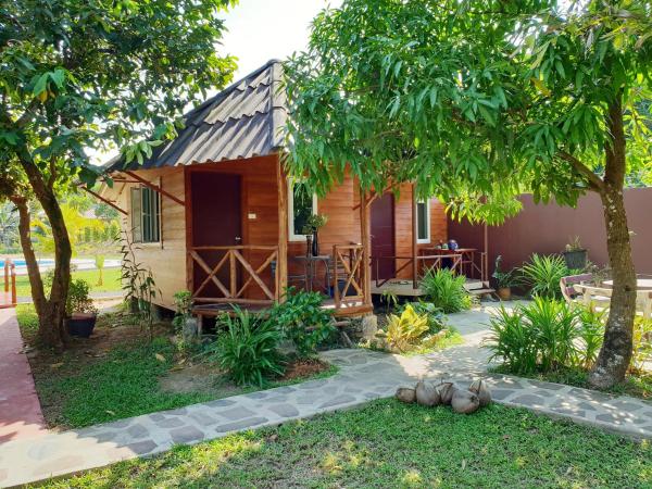 Jungle View Resort : photo 2 de la chambre bungalow deluxe - vue sur jardin