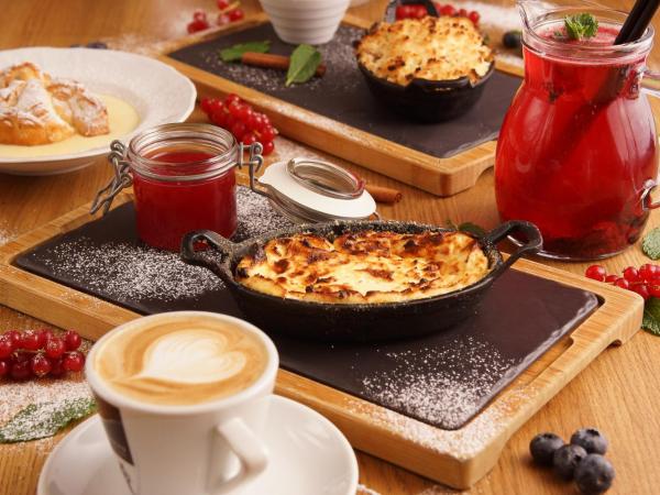 Rubin Luxury Apartments : photo 4 de la chambre special offer - one-bedroom apartment with gastro and relax package