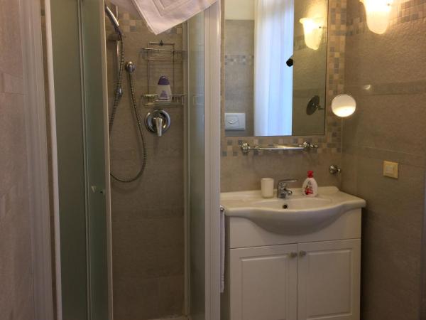 Antica Residenza D'Azeglio Room&Breakfast di Charme : photo 4 de la chambre suite junior