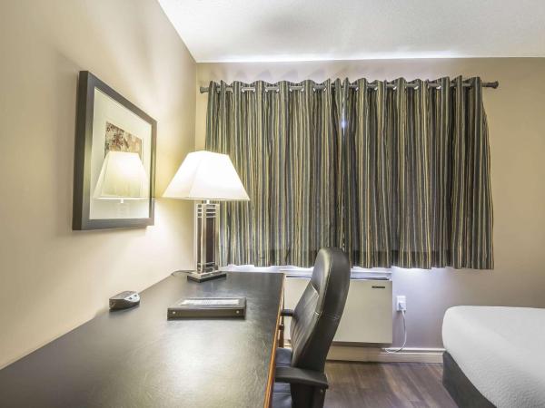Quality Inn West Edmonton : photo 2 de la chambre chambre avec 2 lits queen-size - non-fumeurs