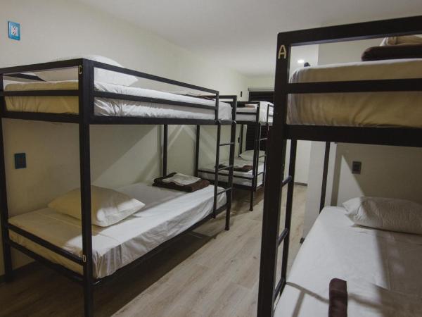 Hostal Hidalgo : photo 3 de la chambre lit superposé dans dortoir mixte