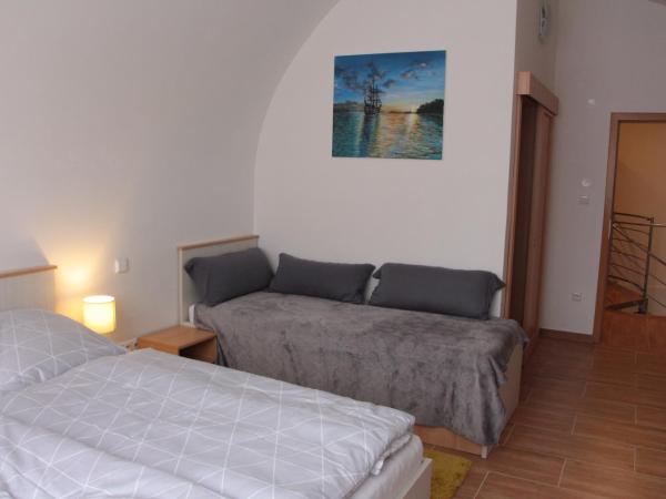 Penzion u Pidly : photo 5 de la chambre chambre triple avec salle de bains privative