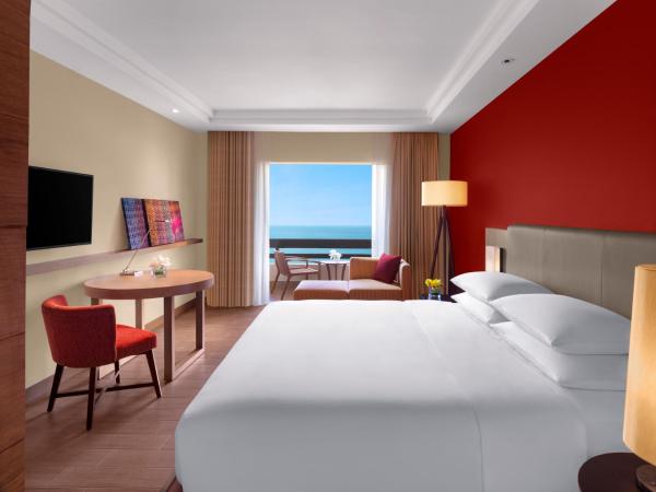Hyatt Regency Kuantan Resort : photo 1 de la chambre chambre lit king-size - vue sur mer
