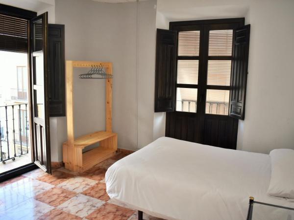 Pension Castil : photo 4 de la chambre chambre double ou lits jumeaux avec salle de bains commune