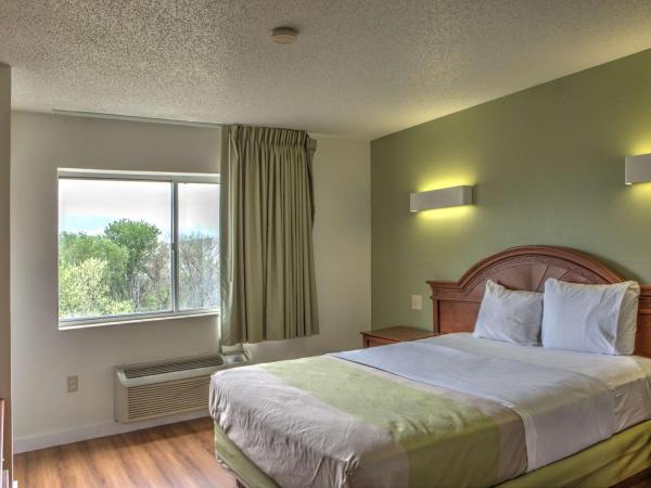 Motel 6-Dallas, TX - Northwest : photo 2 de la chambre suite lit queen-size – non-fumeurs