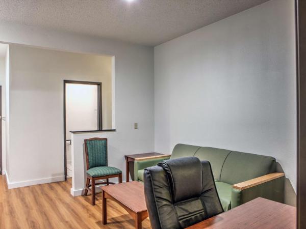 Motel 6-Dallas, TX - Northwest : photo 3 de la chambre suite lit queen-size – non-fumeurs