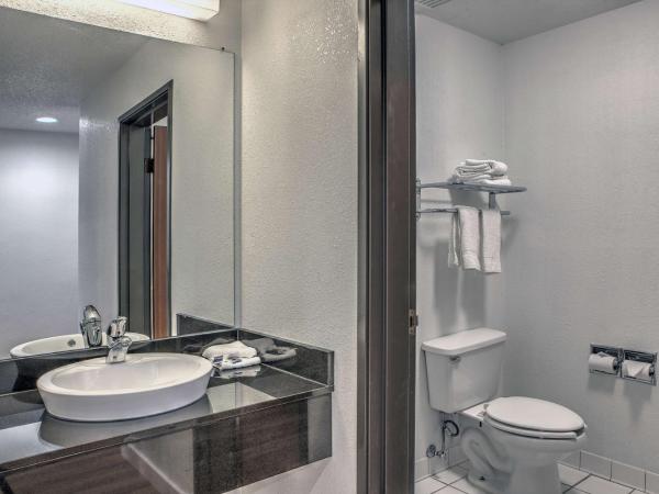 Motel 6-Dallas, TX - Northwest : photo 4 de la chambre suite lit king-size deluxe - non-fumeurs