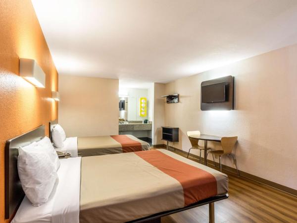 Motel 6-San Antonio, TX - South WW White Rd : photo 4 de la chambre chambre 2 lits queen-size - non-fumeurs