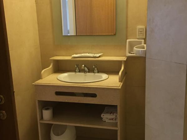 Hotel Rey : photo 1 de la chambre chambre quadruple supérieure