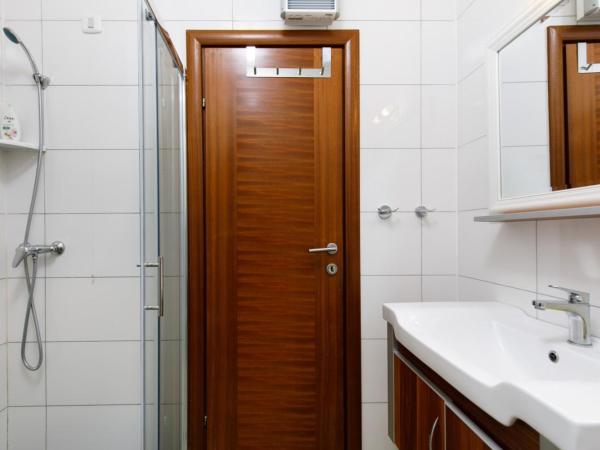 Ark Beach Apartments : photo 1 de la chambre appartement - vue sur mer