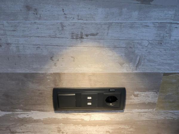 Far Home Bernabeu : photo 5 de la chambre chambre simple avec salle de bains