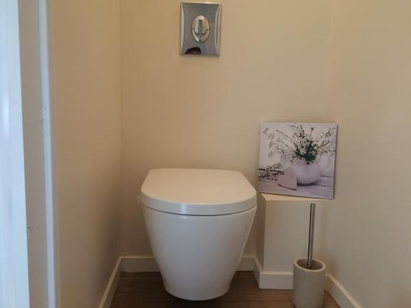 Au lévrier de chessy : photo 1 de la chambre chambre familiale avec salle de bains privative