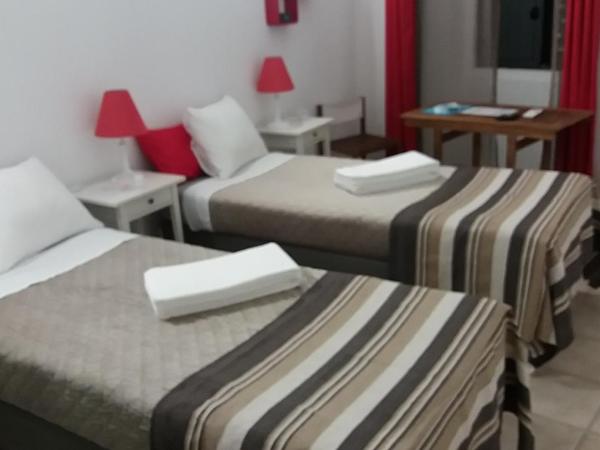Faro Town House : photo 10 de la chambre chambre double ou lits jumeaux avec salle de bains privative