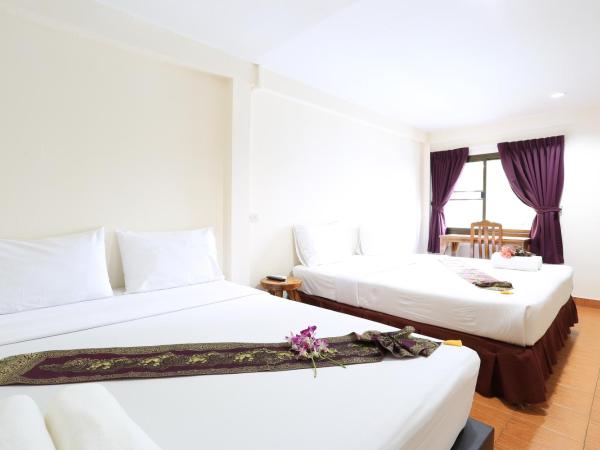 The Siam Guest House - SHA Extra Plus : photo 6 de la chambre chambre triple