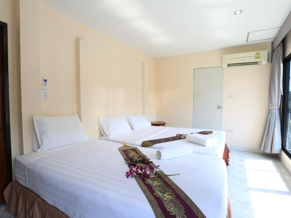 The Siam Guest House - SHA Extra Plus : photo 1 de la chambre chambre triple