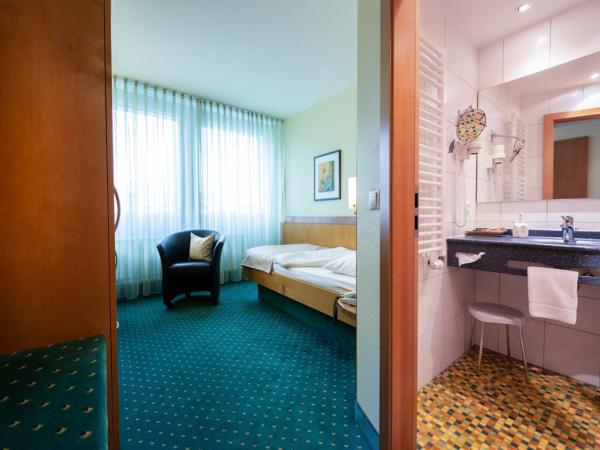 Kronenhotel : photo 5 de la chambre petite chambre simple