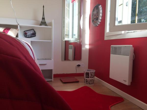 Au lévrier de chessy : photo 6 de la chambre chambre familiale avec salle de bains privative