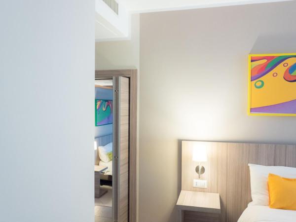 Art Suite nel Cuore di Napoli : photo 9 de la chambre chambre quadruple deluxe