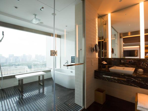 The Prince Gallery Tokyo Kioicho, a Luxury Collection Hotel : photo 3 de la chambre grand hébergement lit king-size premier deluxe avec accès gratuit au salon - non-fumeurs