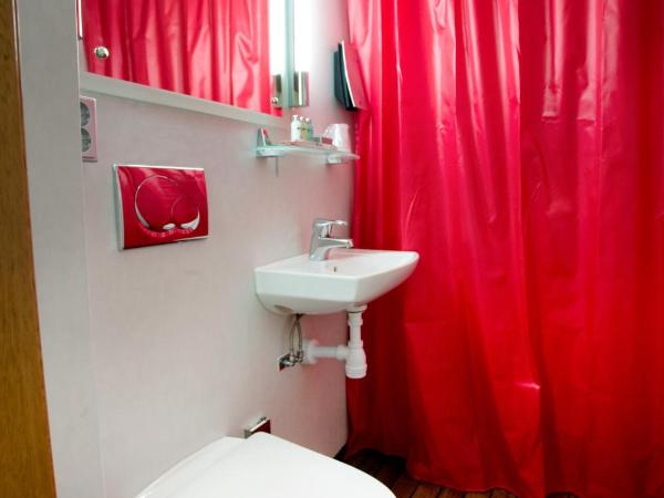 Hotel Barken Viking : photo 9 de la chambre chambre double