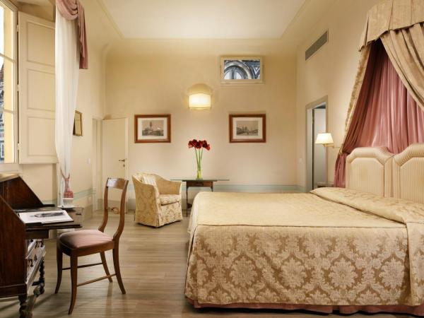 Palazzo Niccolini al Duomo Residenza D'Epoca : photo 8 de la chambre chambre deluxe double ou lits jumeaux