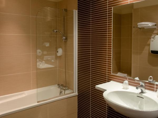 Cit'Hotel Criden : photo 2 de la chambre chambre triple